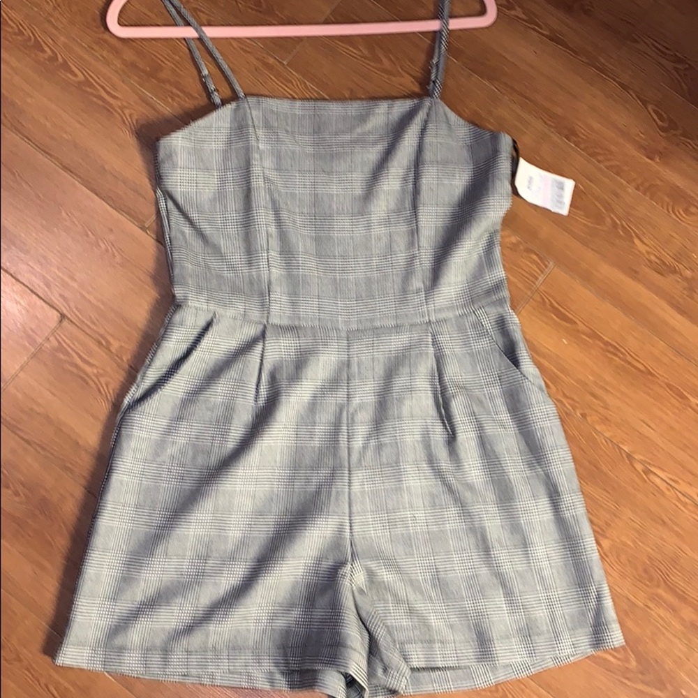 Romper - Picture 4 of 4